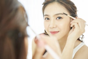 令和女子36%「親世代の細眉ブームはエモい」 - 眉のお手入れはいつから?