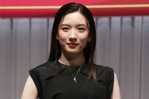 永野芽郁、ノースリーブドレスで魅了　ジュエリー賞に喜び「これからも輝ける人に」