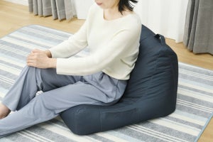 コメリ、3980円の男性も使いやすい、立ち上がりやすいクッション座椅子