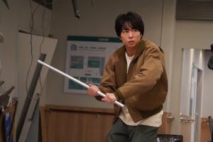 武蔵三郎(櫻井翔)、鬼の面をかぶった武装集団と対決『大病院占拠』スタート