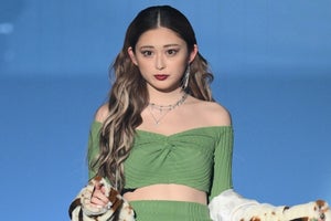 ゆうちゃみ、つけま外して「新しい自分発見!」 新鮮な姿でランウェイ