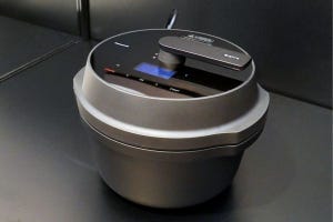 パナソニックが満を持して世に出す電気調理鍋「オートクッカー ビストロ」、勢力図を塗り変えるか？