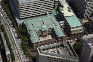 日銀は金融緩和継続を明言、それでも変更は不可避か