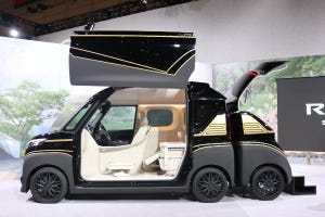 日産が電子ピアノ搭載の「ルークス」を発表! 何のためのクルマ?