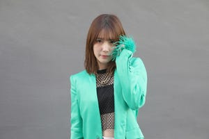 声優・内田真礼、クールな映像がサウンドを引き立てる！14thシングル「ラウドへイラー」のMV撮影現場に密着