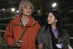 一星(北村匠海)、鈴(吉高由里子)と映画館へ…突然告白も!?『星降る夜に』