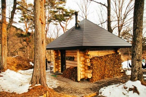 長野県・菱野温泉に本格フィンランド式サウナ小屋! 登山電車で標高1,050メートルへ、展望露天風呂も