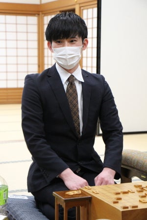 小山アマが踏みとどまって勝利　棋士編入の夢掴む　棋士編入試験五番勝負第４局