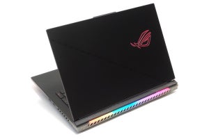 ASUS「ROG Strix Scar 18 (2023)」を試す - 最強ゲーミングノートなのか？ 怪物スペックの実力を検証