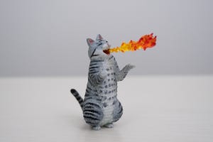 【アチチチ!】口から火を吐く猫のフィギュアがなんとも愉快! 「ねこドラゴンだ」「こういうライター発売しないかな」と国内外から反響