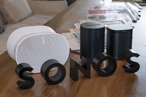 空間オーディオ対応のSonos新スマートスピーカー「Era 300」、無線リアにも