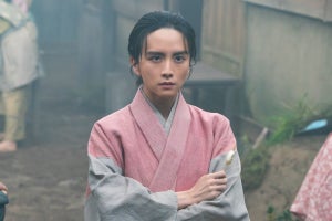 板垣李光人、“モテモテの美少年”井伊直政に　『どうする家康』扮装写真公開