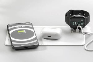 2台のスマホを同時に充電、テーブルに埋め込めるワイヤレス充電器