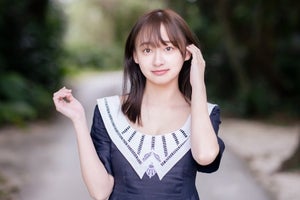 日向坂46影山優佳、“秘蔵”の紺ワンピース姿「10年着る人を待っていたもの」