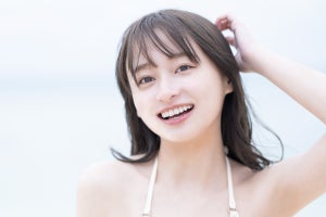 日向坂46・影山優佳、初水着のカット公開「すごく緊張」「私の新たな一面」