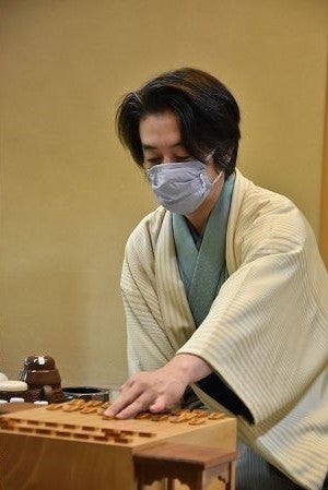 明暗分かれた馬の働き　久保九段が挑戦者決定トーナメント進出　第71期王座戦二次予選