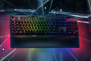 Razer、ズームやタブ切り替えに使えるコマンドダイヤル搭載のゲーミングキーボード