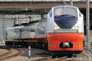 JR東日本E751系「ダイニング 751」JAL・ANA客室乗務員がおもてなし