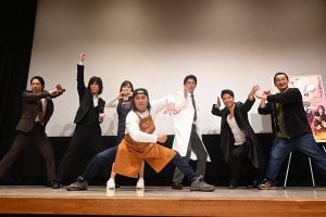 高岩成二主演『グッドモーニング、眠れる獅子2』イベントで仮面ライダー&戦隊ポーズを披露