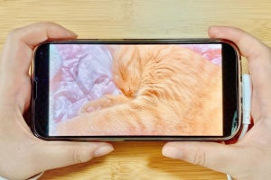 【3COINS】iPhoneを横持ちで快適充電！「L字型ライトニングケーブル」を使ってみた