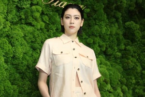 三吉彩花、お腹チラリ　春らしいセットアップで登場「とてもさわやか」