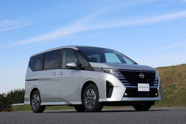 日産「セレナ」のe-POWERが受注2万台! 最上級車に「エスティマ」から流入?