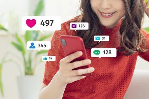 スマホ・ケータイ所有者のSNS利用動向、利用率トップはLINEで83.7％