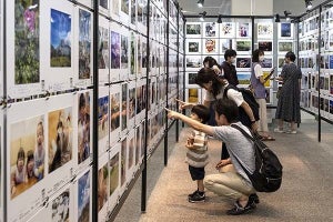 富士フイルム、“PHOTO IS”写真展を開催　「なつかしいあの頃」部門が復活