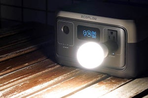 ポータブル電源で普通のLED電球が使える「電球ソケット」【ダイソーで発見！】