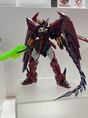 『ガンダムW』RGエピオンをホビーショーでチェック、シンプルな武装を徹底的にこだわった再現に驚き