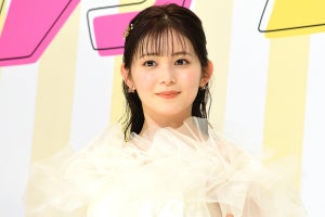 久間田琳加、背中見せドレスで魅了　「肉食系女子」発言で周囲を驚かせる