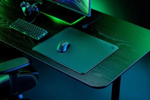 Razer、オプティカルセンサー向けに最適化されたガラス製マウスパッド