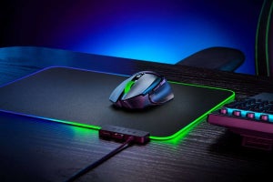 Razer、9つのカスタムボタンを搭載するワイヤレスゲーミングマウス