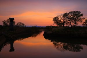 夕方とは何時から何時まで? 天気予報やビジネス、郵便局などの各定義を紹介