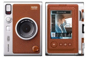 富士フイルム、チェキ「INSTAX mini Evo」にブラウンの新色　端子もUSB Type-Cに