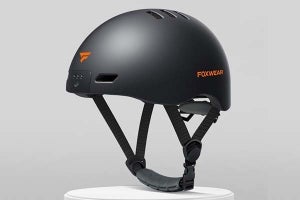 ドラレコ内蔵の自転車ヘルメット「FOXWEAR V6」　フロントライトやテールライトも内蔵