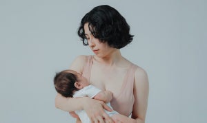 母乳漏れを吸水してくれる授乳期間用ブラレットにカシュクールデザインが登場