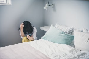 休日は寝て終わる… ずっと寝て過ごしてしまうのはなぜ? 原因と対処法を紹介