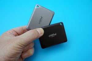 「Crucial X9/X10 Pro Portable SSD」をPCとPS5で試す - つまめる外付けSSDがさらに小型化・高速化！