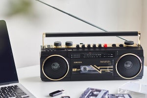 ドウシシャ、軽量・コンパクト化した80年代Bluetoothステレオラジカセ