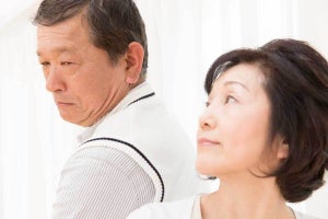 シニア夫婦「生まれ変わっても今の配偶者と結婚したい」- 男女間で16.5ポイントの差が