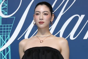 三吉彩花、美背中＆デコルテ大胆披露　ファーストダイヤ購入し「パワーもらっている」