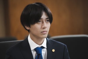 永瀬廉、容疑者・杉咲花の弁護士として法廷へ　被害者・北村匠海がナイフを手に…『法廷遊戯』