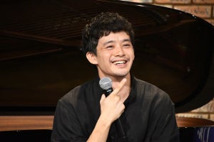 池松壮亮、ほろ酔いでイベントに登場「酔いが回っています」ピアノ演奏促されタジタジ