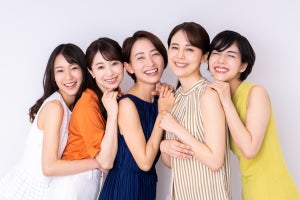 30代以上の女性が「1番やってよかったエイジングケア」。3位は「食事」、2位、1位は?