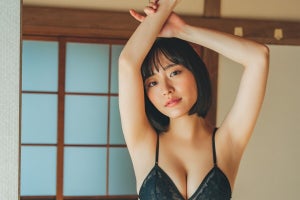 高崎かなみ、黒ランジェリー姿も…デジタル写真集収録カット公開