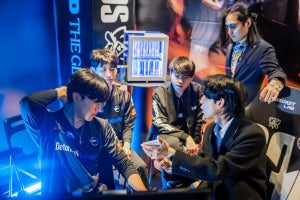 『LoL』世界大会「Worlds」の挑戦を終えた「DFM」、Yutapon選手＆Gismoコーチにインタビュー