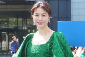 井川遥、美脚際立つミニドレスで魅了　役作りで習得した三重弁も披露