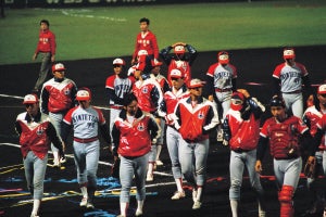 昭和最後の名勝負『10・19川崎』近鉄vs.ロッテから35年、梨田昌孝と牛島和彦が口にした当時の想い─。