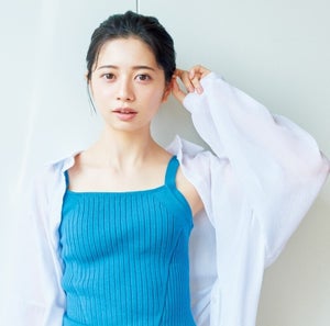 若手女優の注目株・桜田ひより､”ニットキャミ”で艷やかな表情